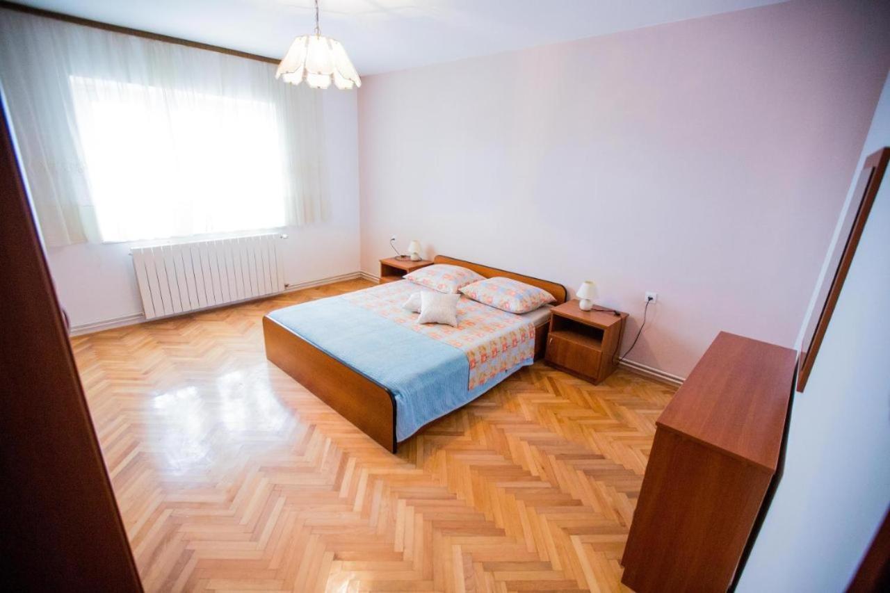 פודסטראנה Apartmani M&S מראה חיצוני תמונה