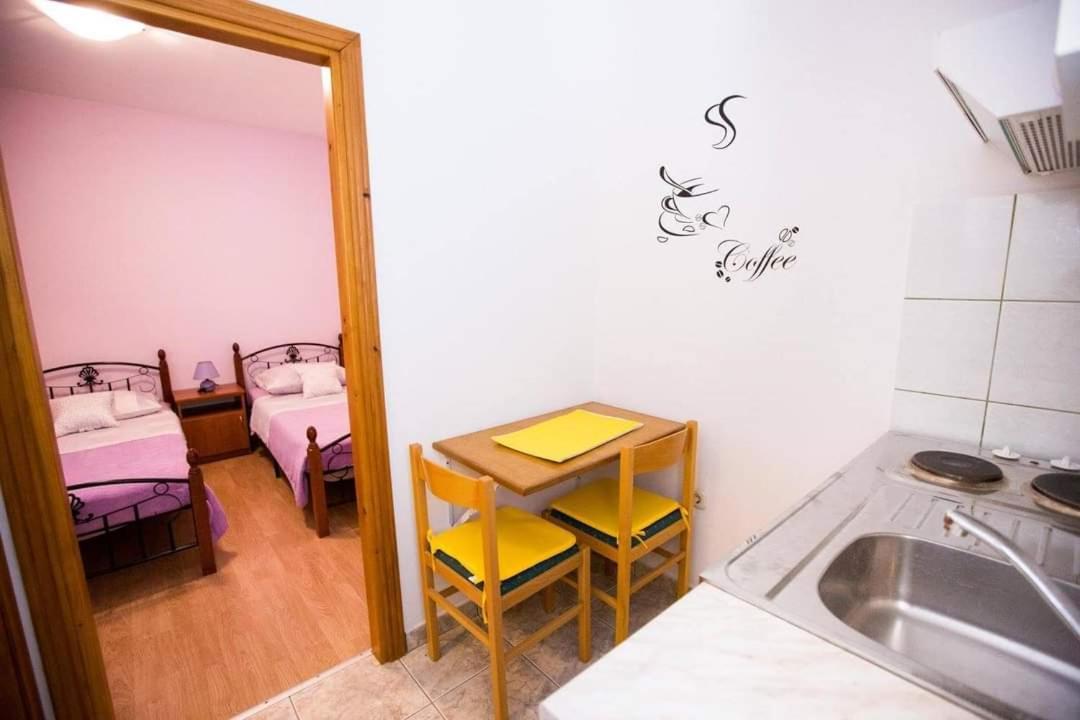 פודסטראנה Apartmani M&S מראה חיצוני תמונה